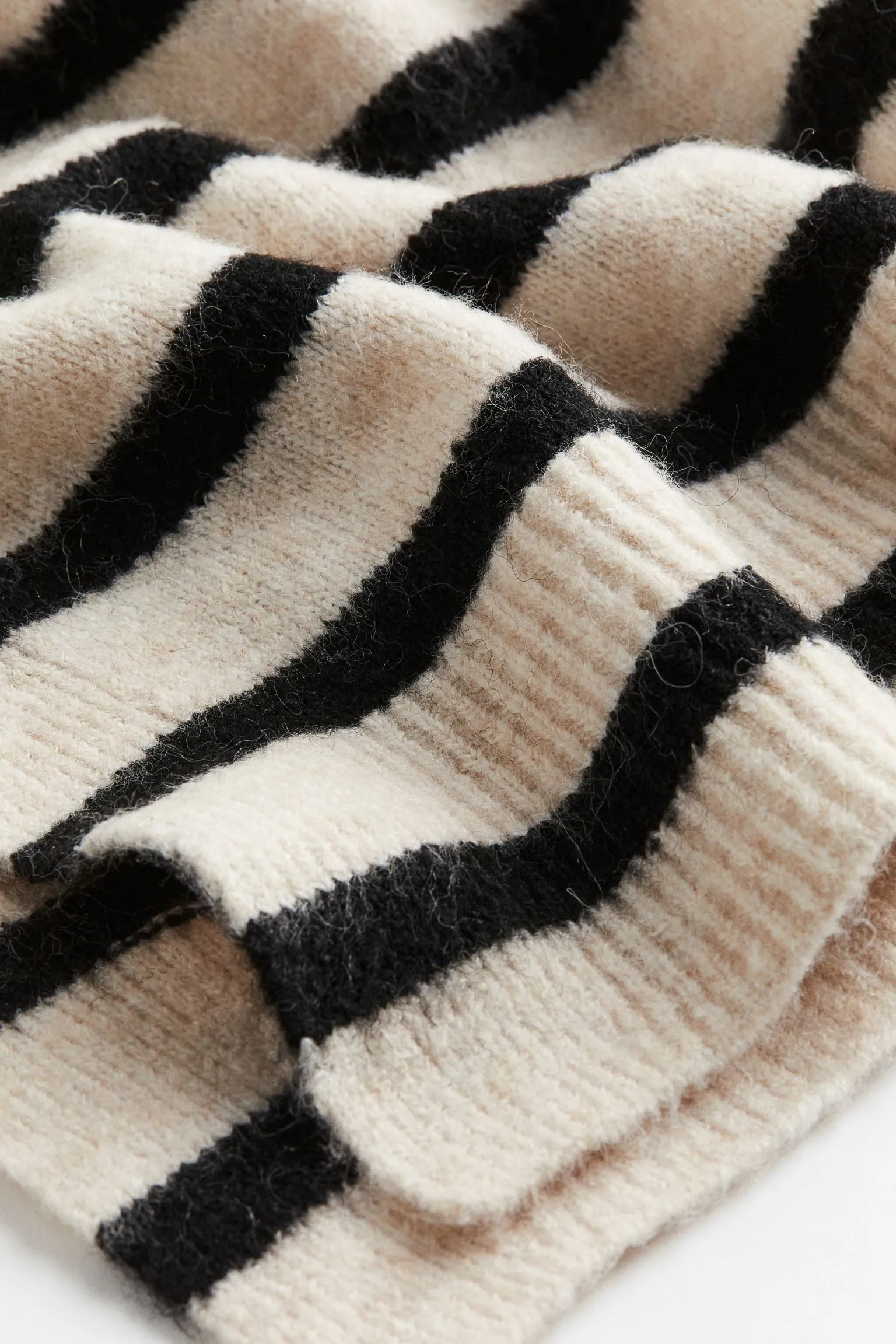 H&M Oversized Sweater, light beige/black