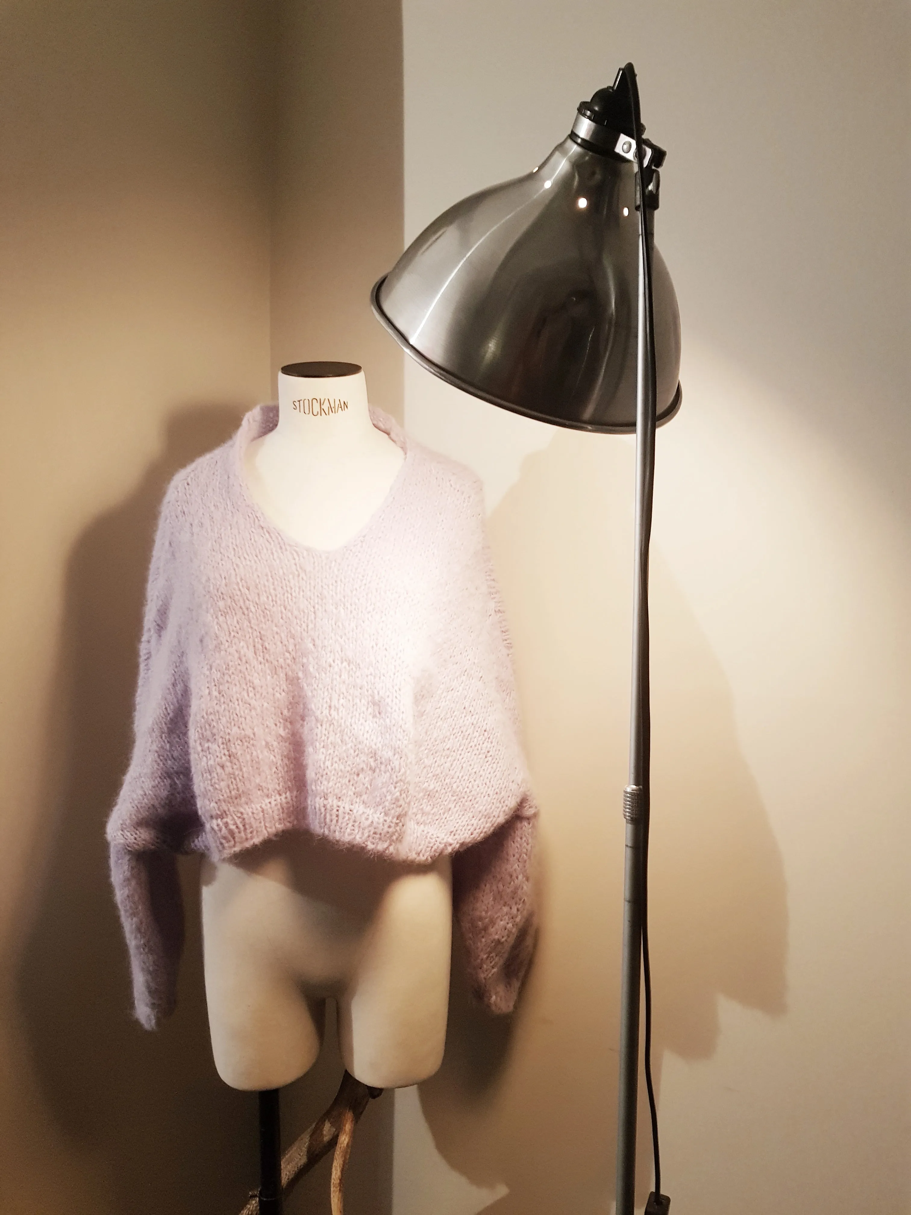Hand knit batwing V neck sweater (Alpaca) - Silver
